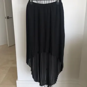 NWT MICHAEL KORS HI/LO BLACK PLEATED LINED SKIRT
