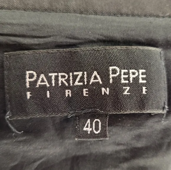 Patrizia Pepe Italian Black Zip Front Mini Skirt size EU 40 (US 4)