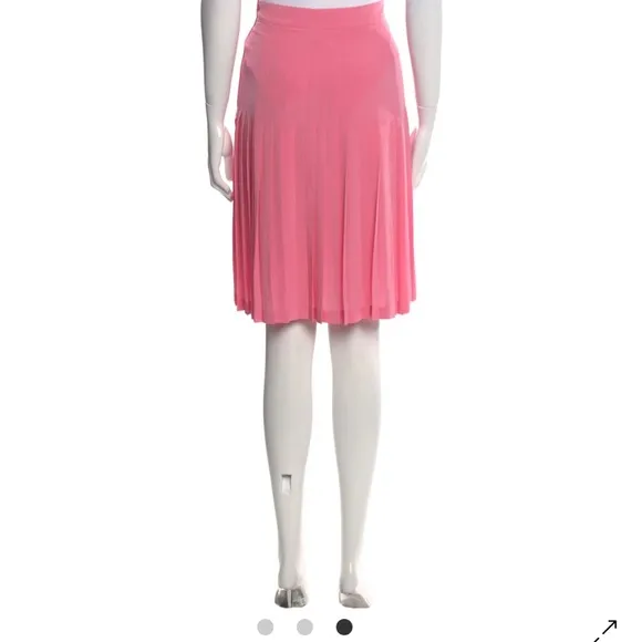 Pink pleated skirt