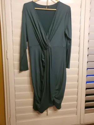 Plus Surplice Neck Batwing Sleeve Wrap Hem Dress