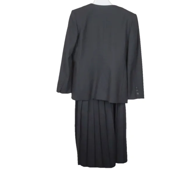 Saks FIFTH AVENUE - Vintage wool pleated skirt set size 10