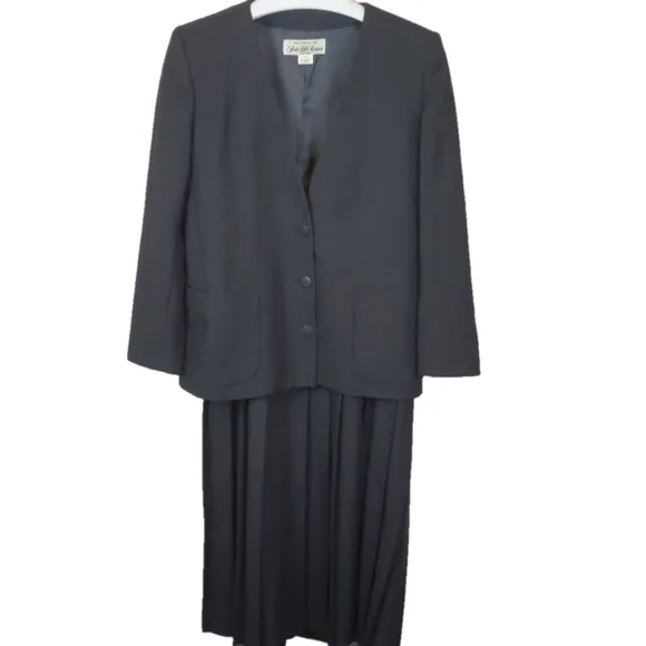 Saks FIFTH AVENUE - Vintage wool pleated skirt set size 10