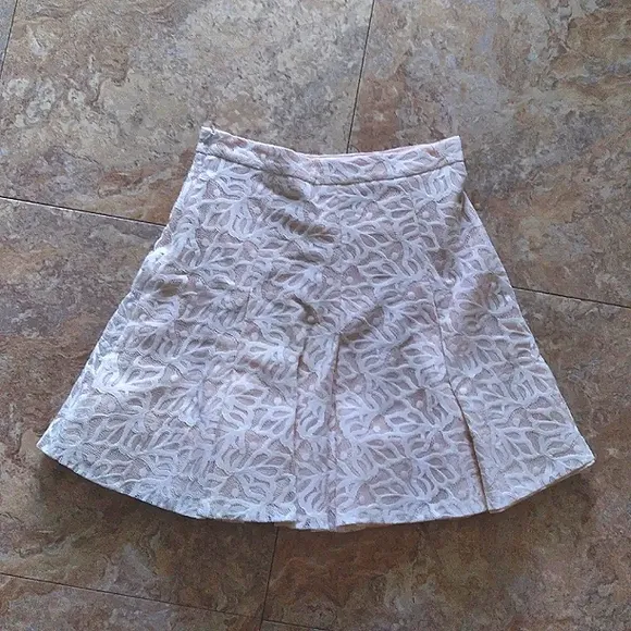 Sandro Paris Guipure Lace Overlay mini skirt, size Medium