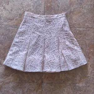 Sandro Paris Guipure Lace Overlay mini skirt, size Medium