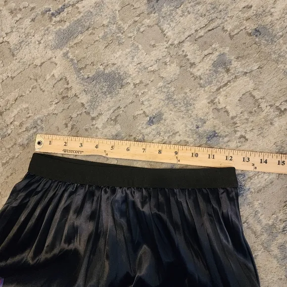 Sorrento Greek Mythology Theme Satin Pull On Pleated Maxi Skirt Size Medium