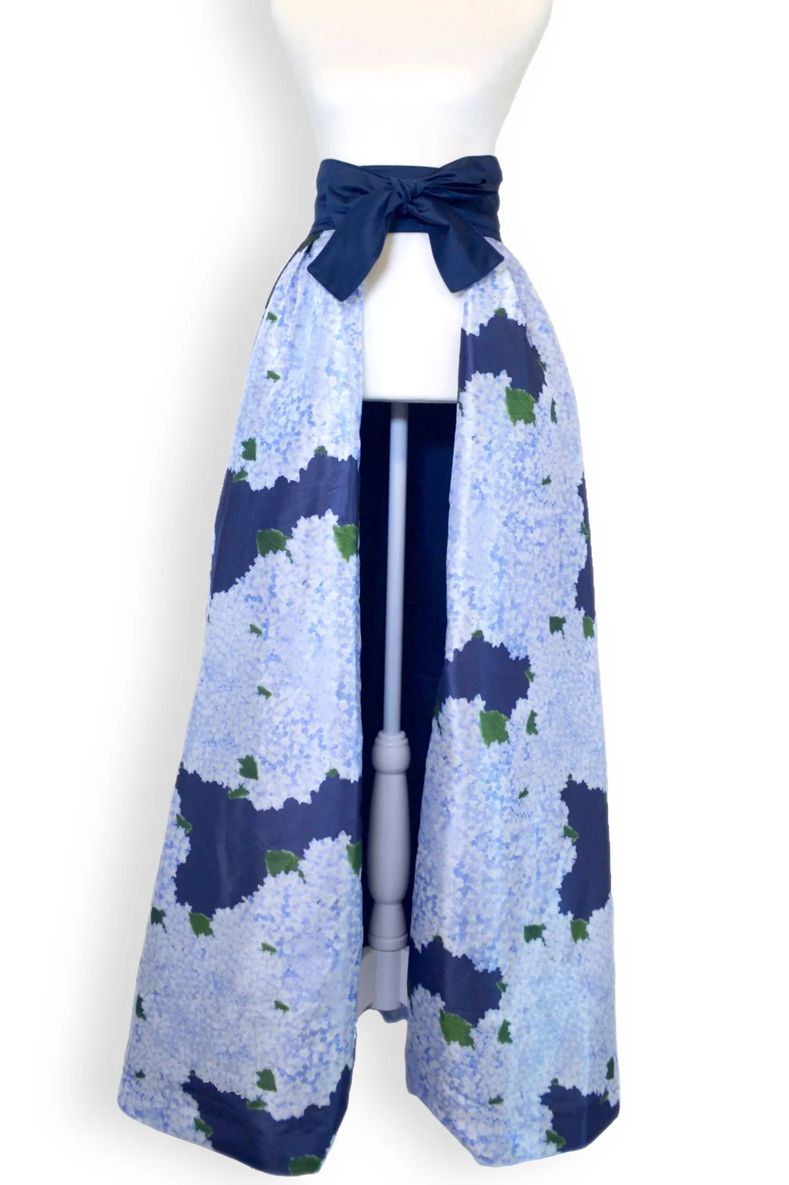 Taffeta Overskirt in Hydrangea on Navy