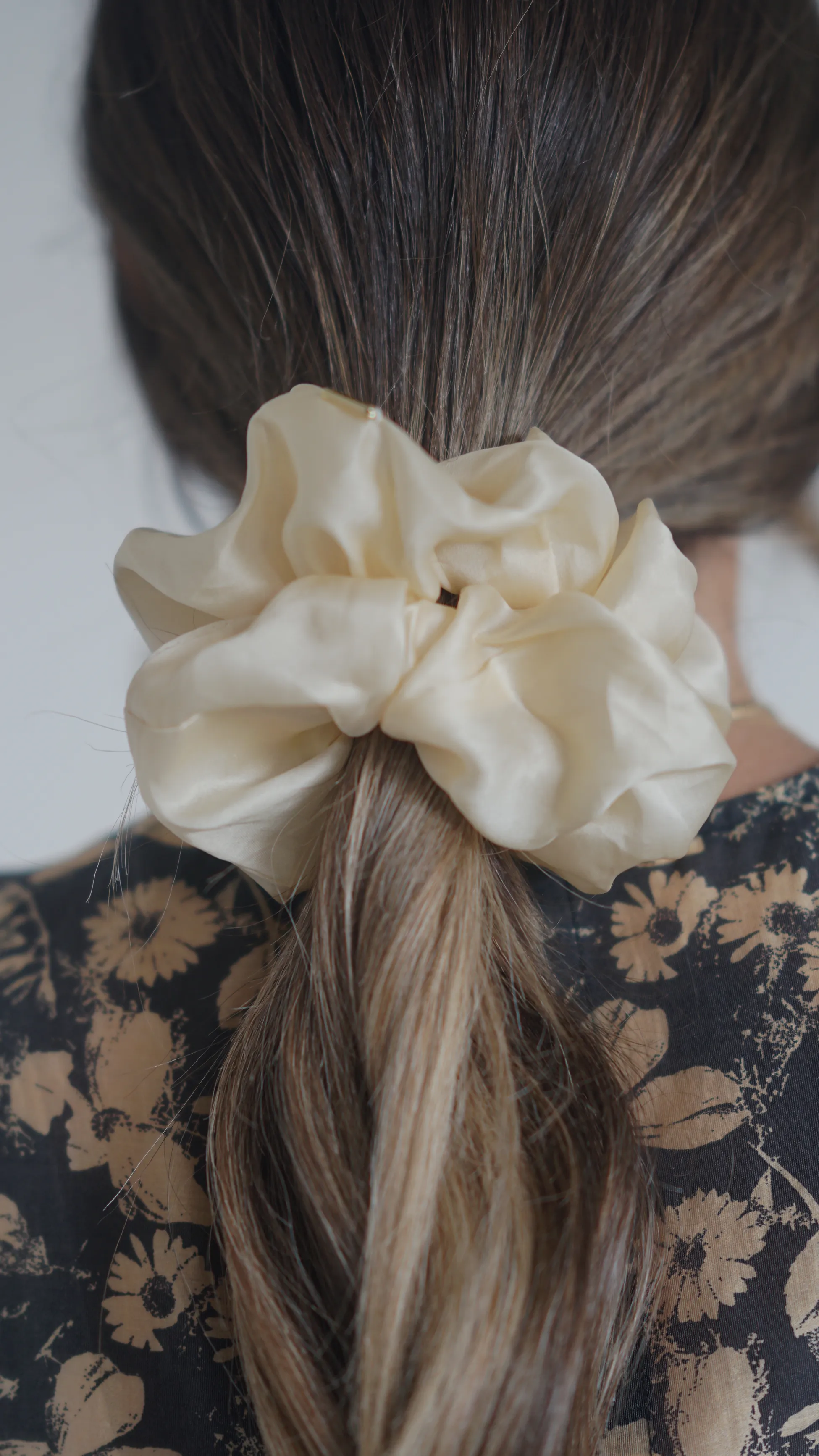 THE ALICE ORGANZA MEDIUM - PORCELAIN