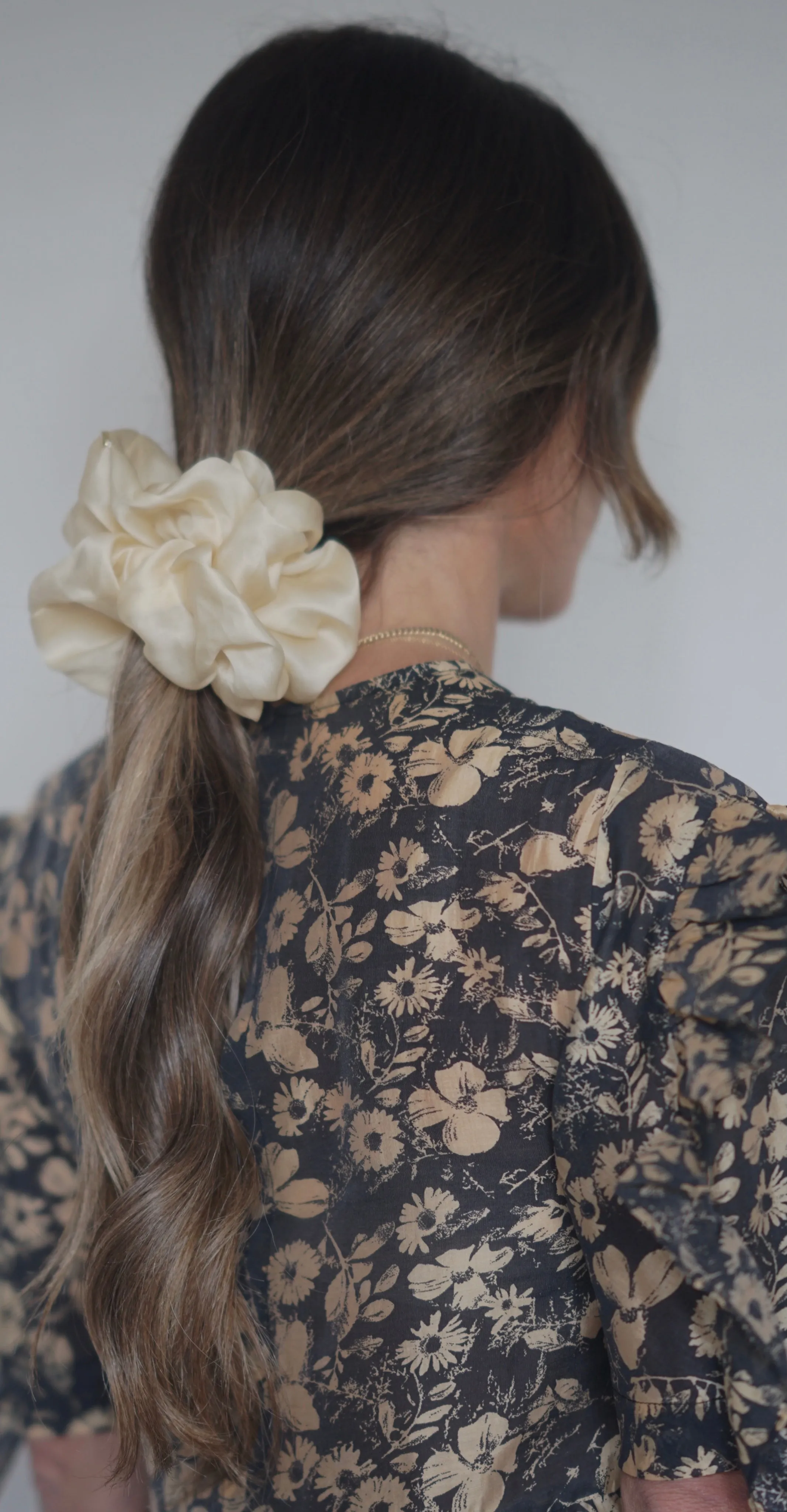 THE ALICE ORGANZA MEDIUM - PORCELAIN