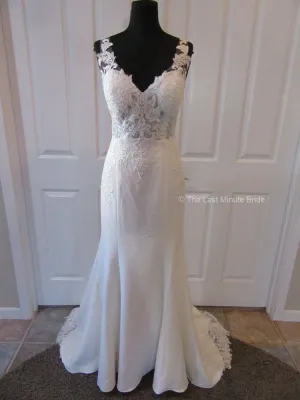The Last Minute Bride style Daphne
