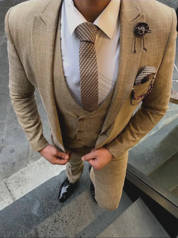 Titus - Brown 3 Piece Suit