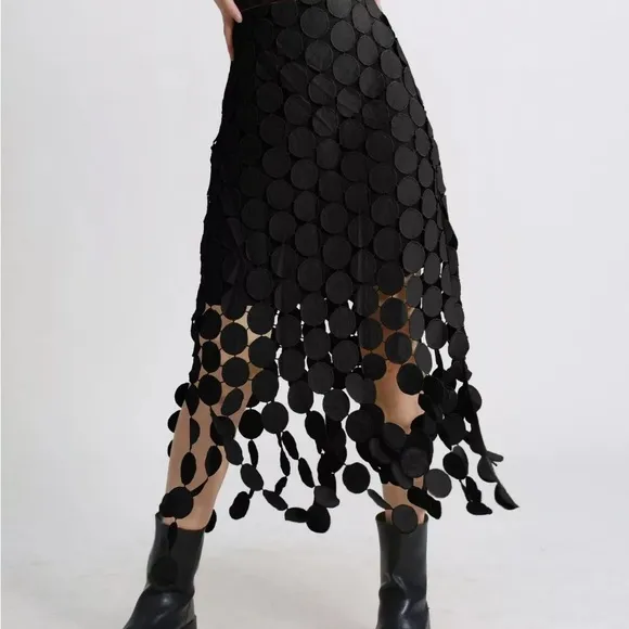 Twotwinstyle size 10 black  hollowed out fringe skirt black disc like fringe