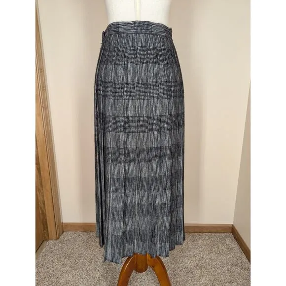 Vintage Schrader Separates 100% Wool Plaid Skirt Gray Black Midi Pleated Size 6