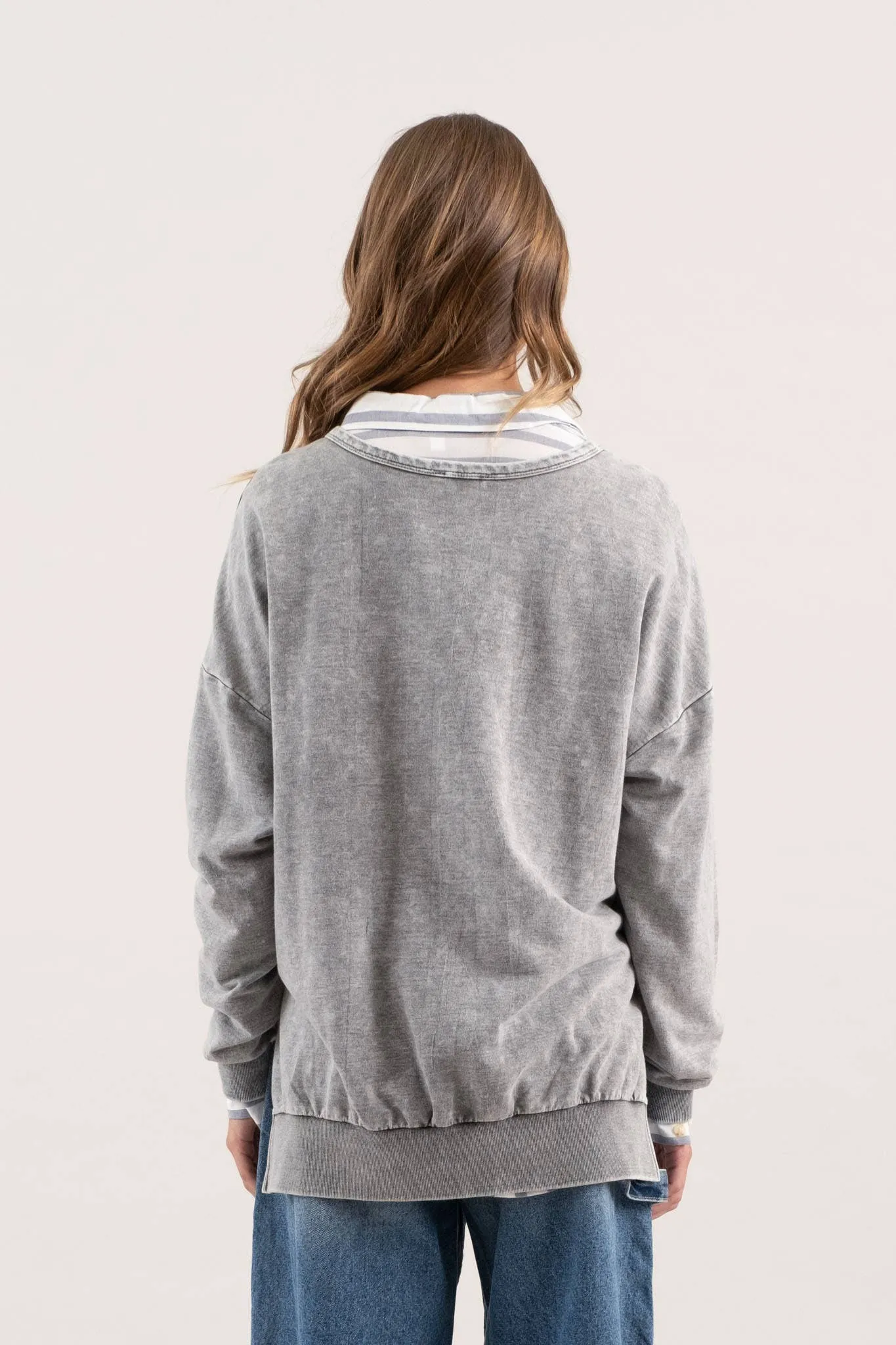WASHED CREWNECK LONG SLEEVE KNIT TOP