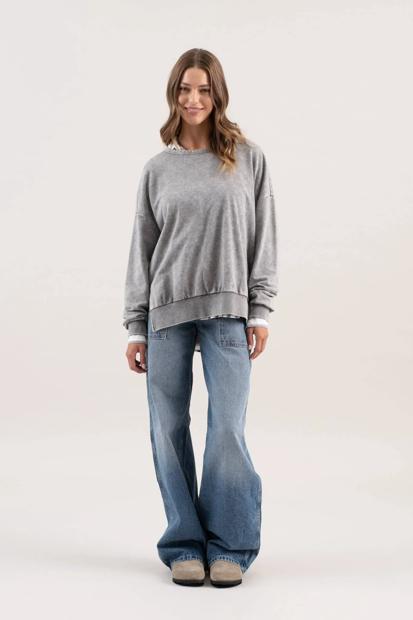 WASHED CREWNECK LONG SLEEVE KNIT TOP