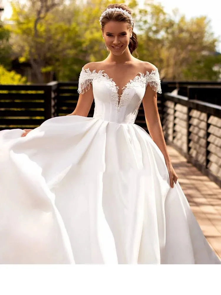 Wedding Dress A Line Beaded Lace Appliques Bride Dresses Illusion Back Party Dress