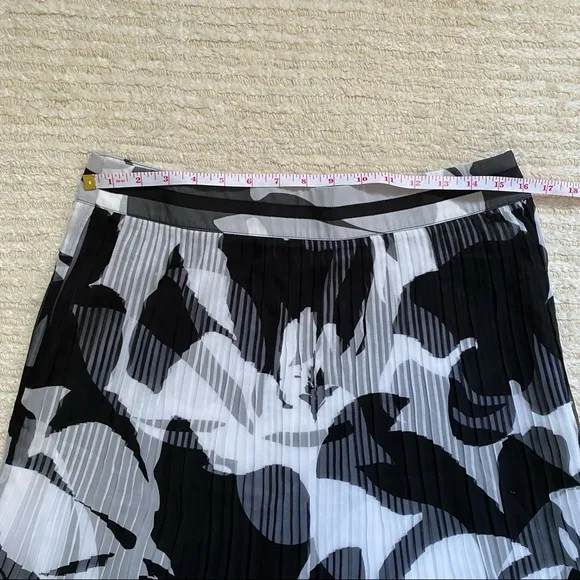 WHBM black and white A-line skirt