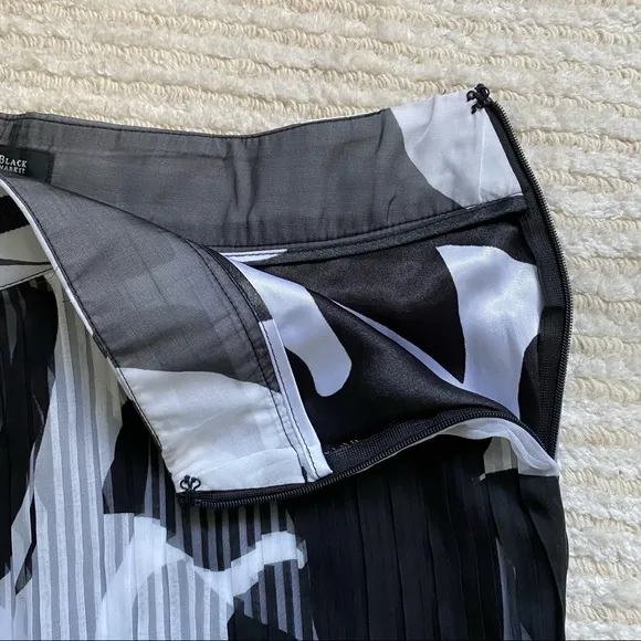 WHBM black and white A-line skirt