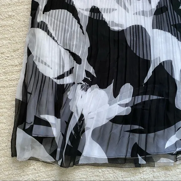 WHBM black and white A-line skirt