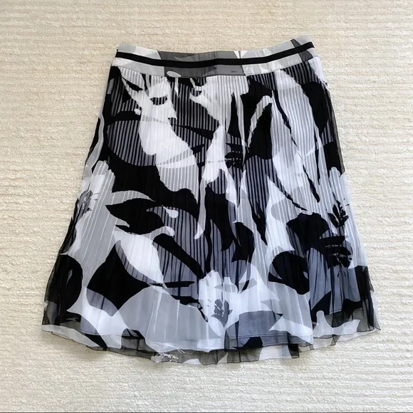 WHBM black and white A-line skirt
