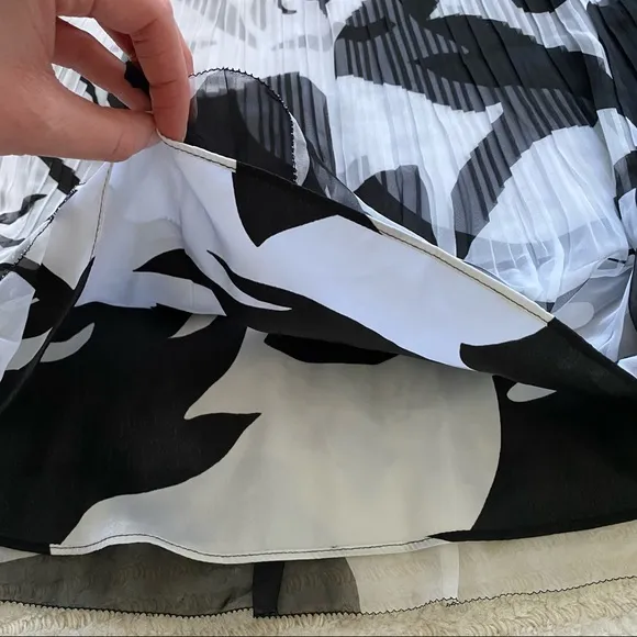 WHBM black and white A-line skirt