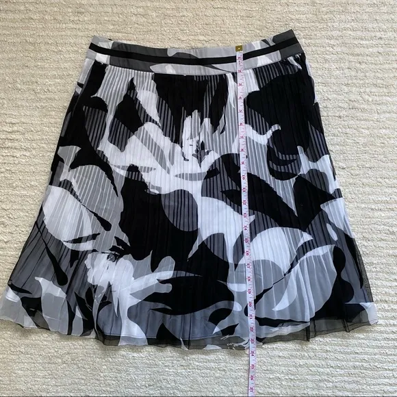 WHBM black and white A-line skirt
