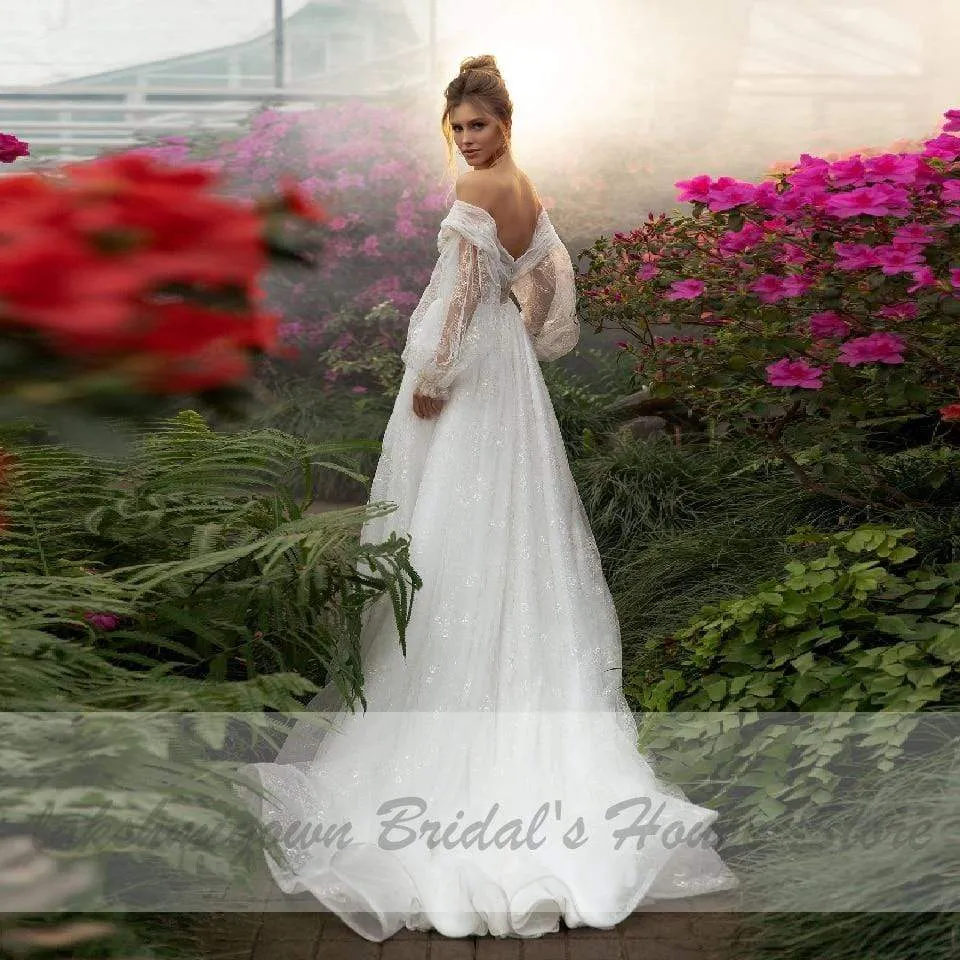 Women Vintage Lace Wedding Gowns with Detachable Puff Sleeves