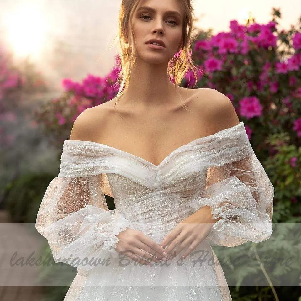 Women Vintage Lace Wedding Gowns with Detachable Puff Sleeves