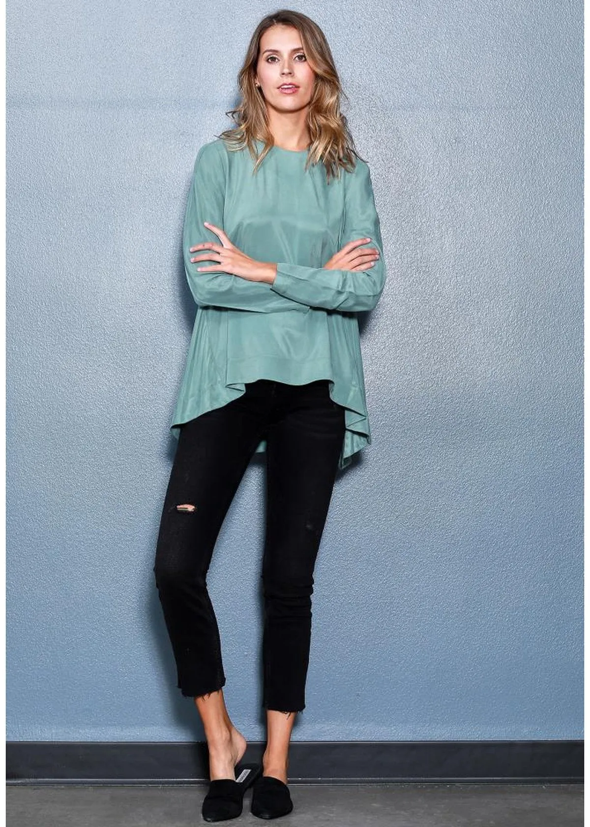 Women's Crewneck Hi-Lo Flared Hem Top