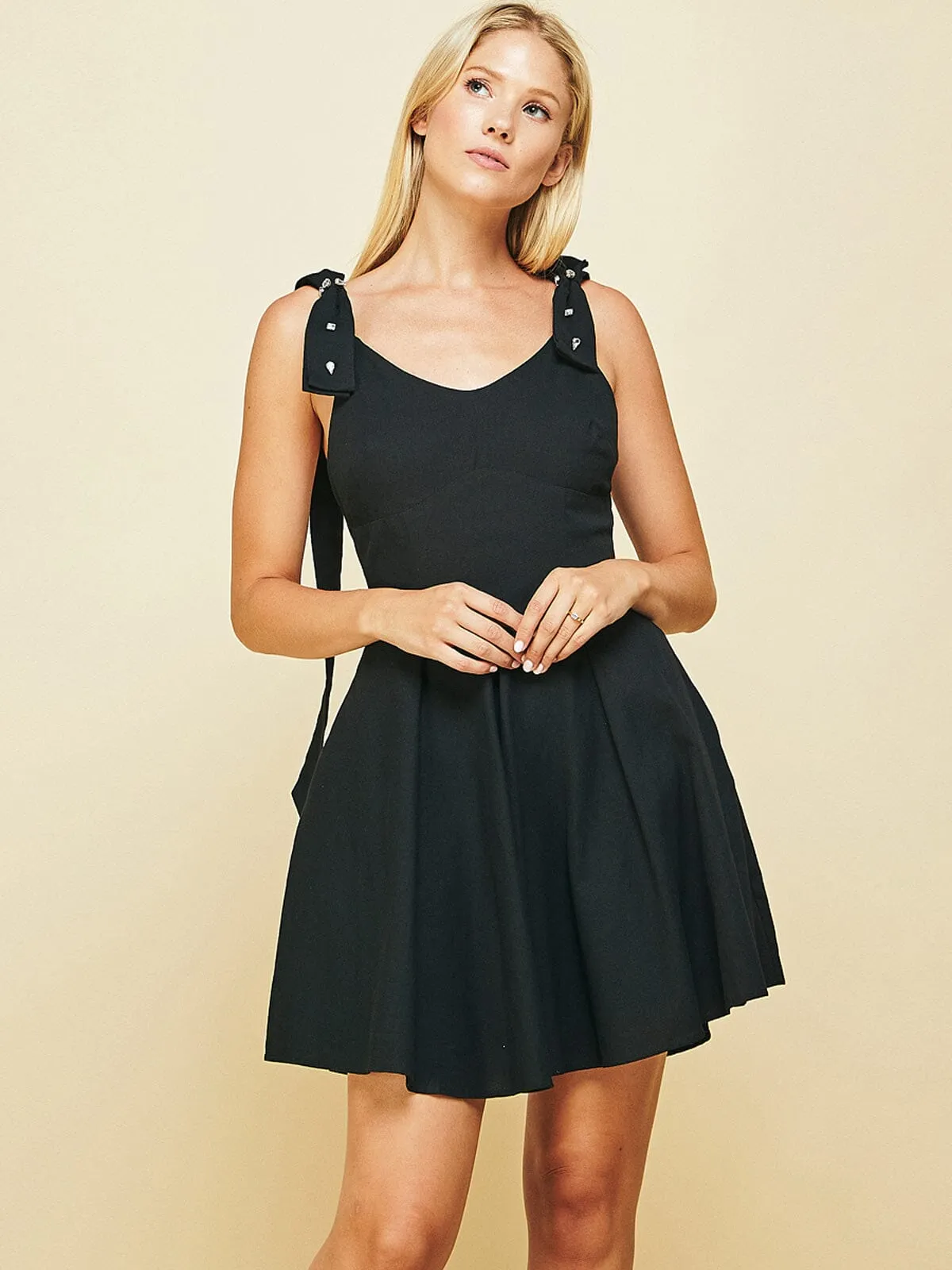 WOMEN'S SLEEVELESS ADJUSTABLE STRAPS POCKETS FIT & FLARE MINI DRESS
