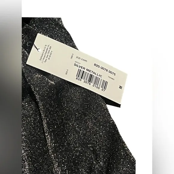 Worthington midrise, silver metallic, pleated skirt NWT 🔥 size medium