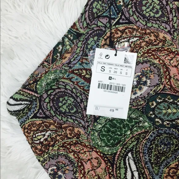 ZARA Jacquard Texture Mini Skirt SMALL Tapestry Paisley A-Line Mini Colorful NWT